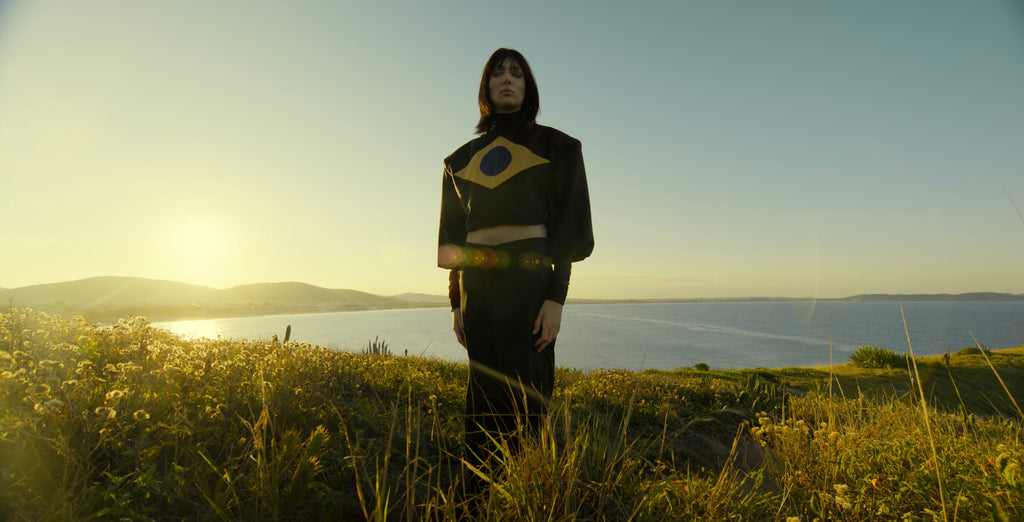 AKRAZA BRAZIL HIGH-NECK CROP TOP