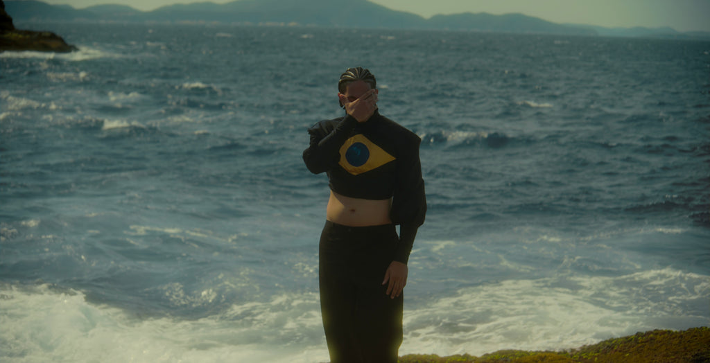 AKRAZA BRAZIL HIGH-NECK CROP TOP