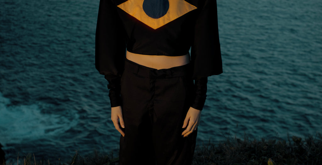 AKRAZA BRAZIL HIGH-NECK CROP TOP